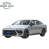 Hyundai sonata sedan ukuran menengah